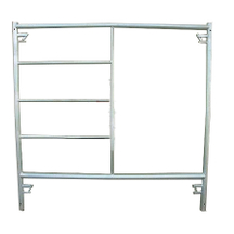 Giàn giáo đi bộ qua các khung hộp xây dựng