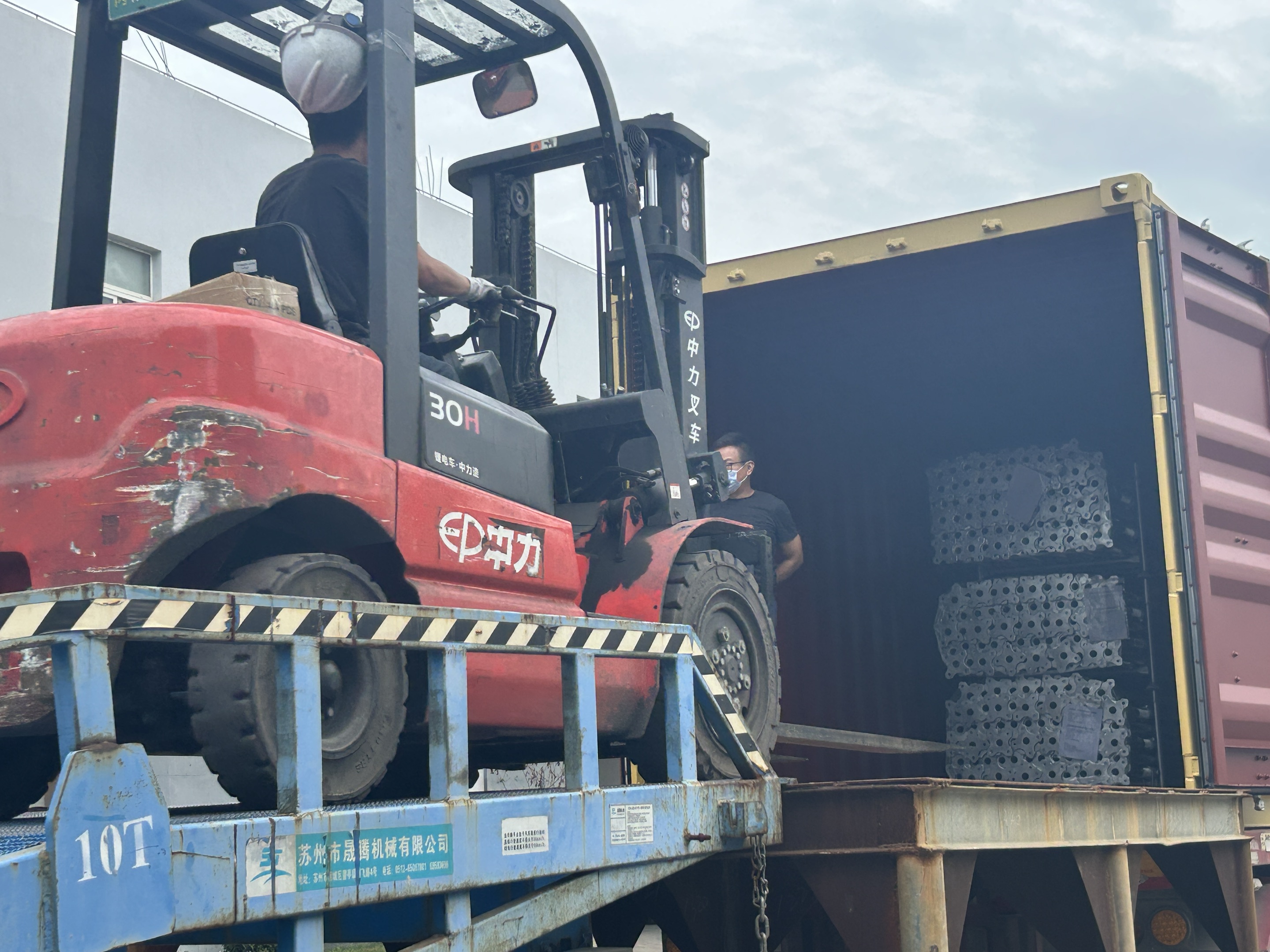 th&eacute;p đạo cụ gi&agrave;n 