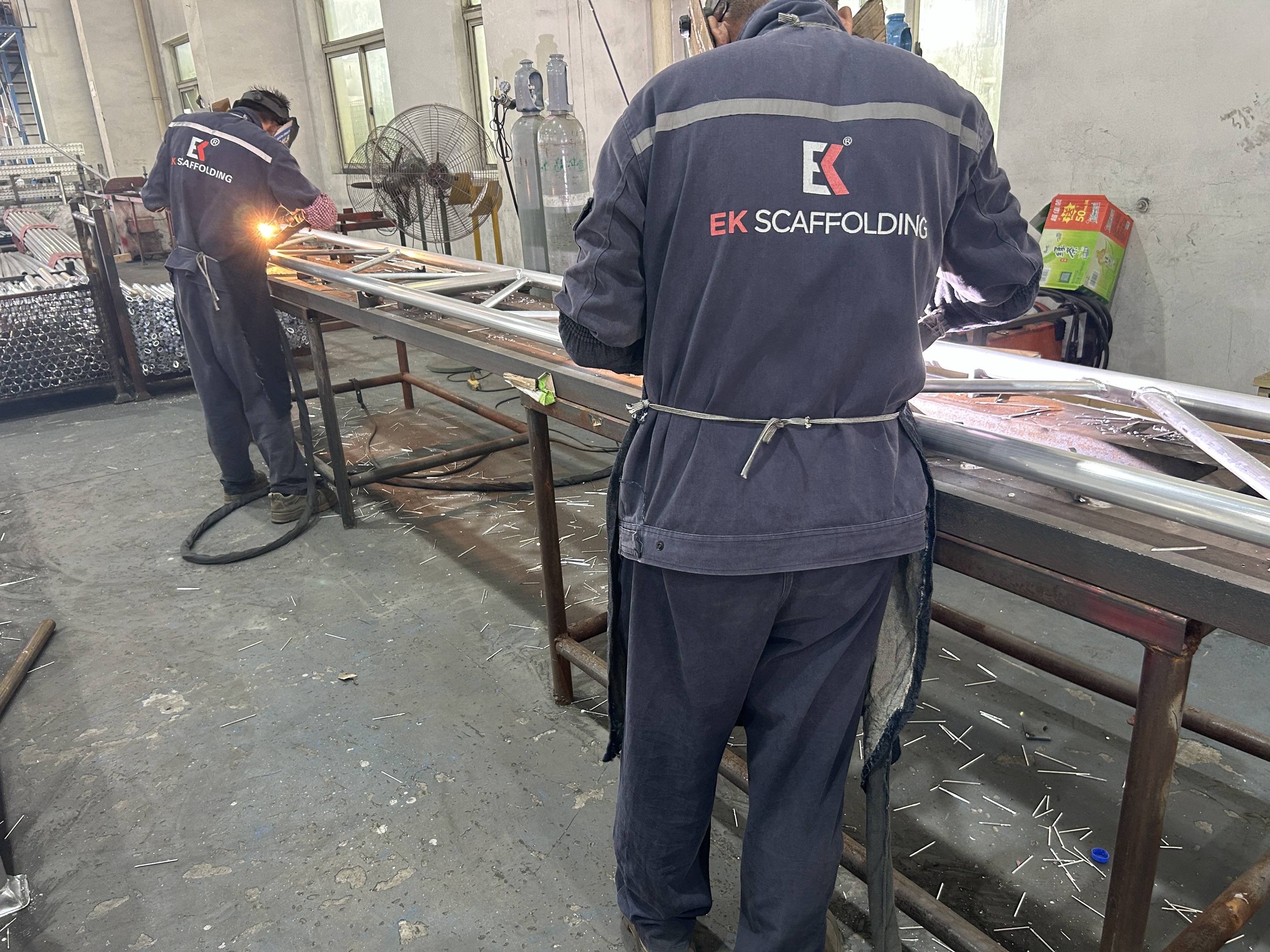 Ch&ugrave;m tia Lưới 