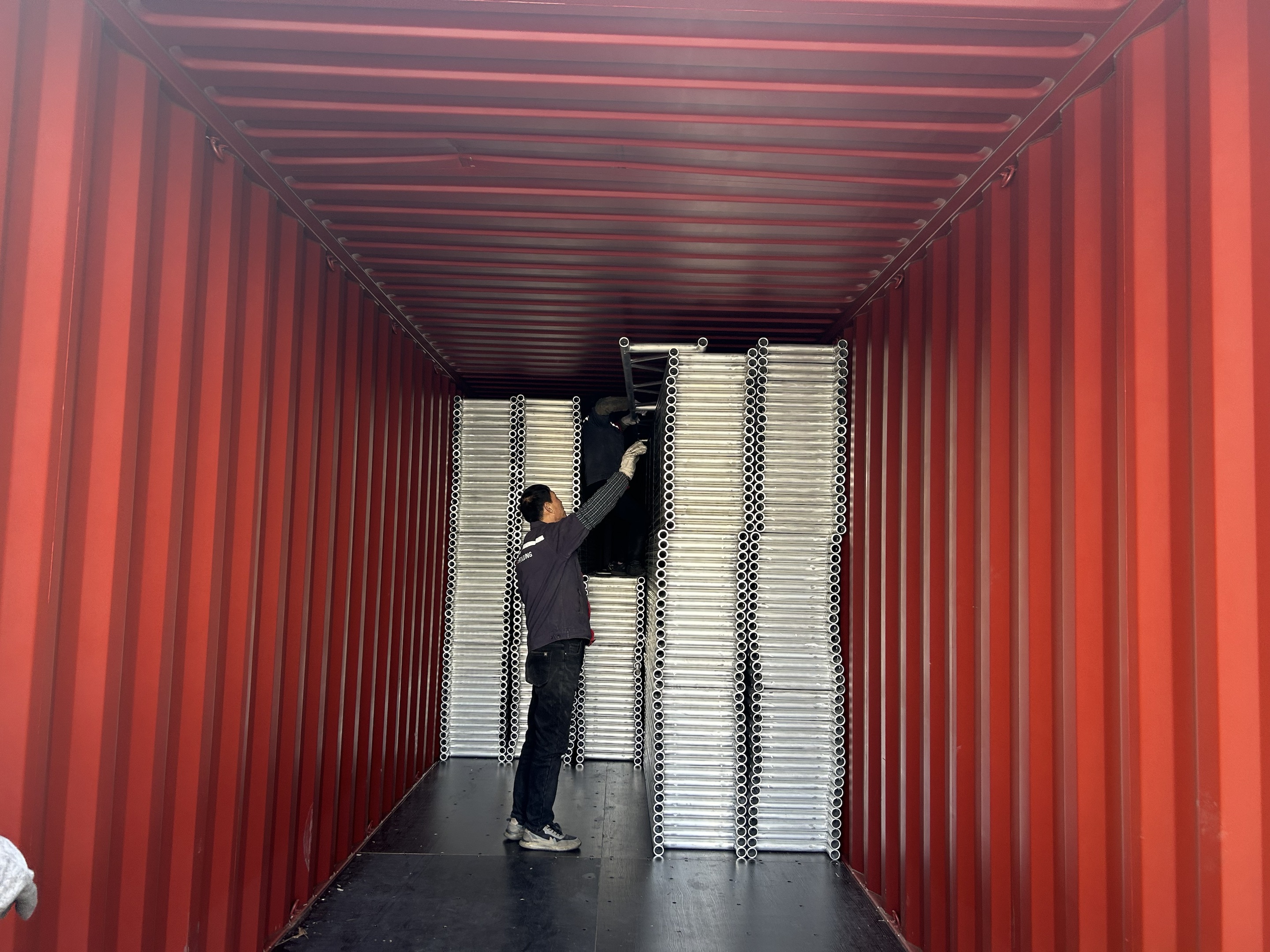 nh&ocirc;m lưới ch&ugrave;m vận chuyển 