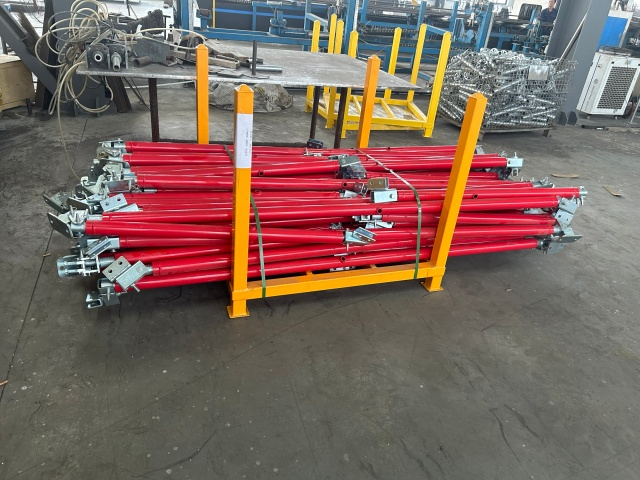 Đạo cụ ch&iacute;nh thức