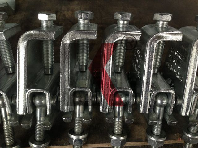 Thả người ghép dầm cố định giàn giáo rèn 