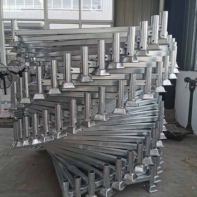 Phụ kiện giàn giáo được sơn pallet thép mạ kẽm