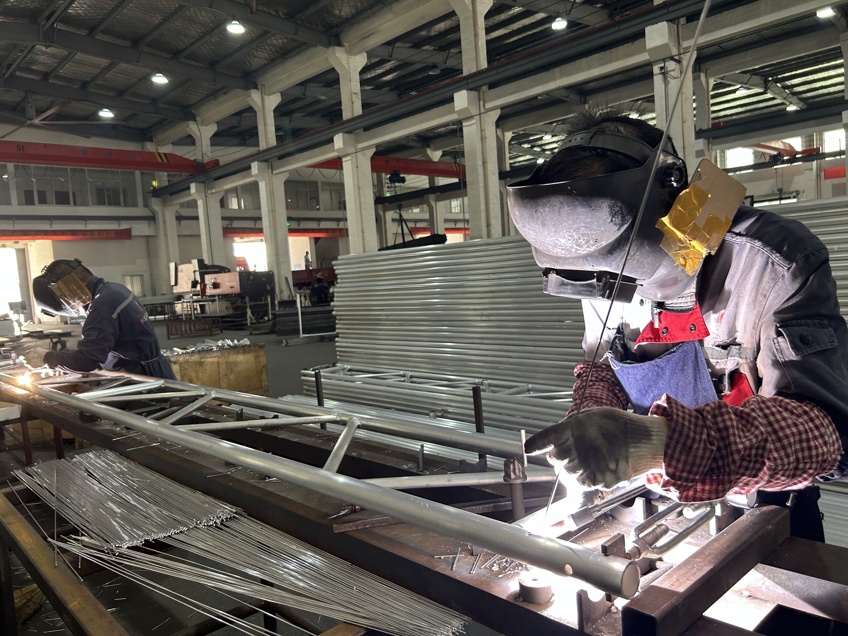 tia lưới nh&ocirc;m ch&ugrave;m 