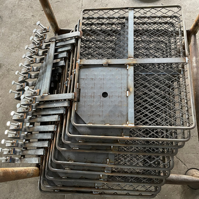 Cửa bẫy giàn giáo