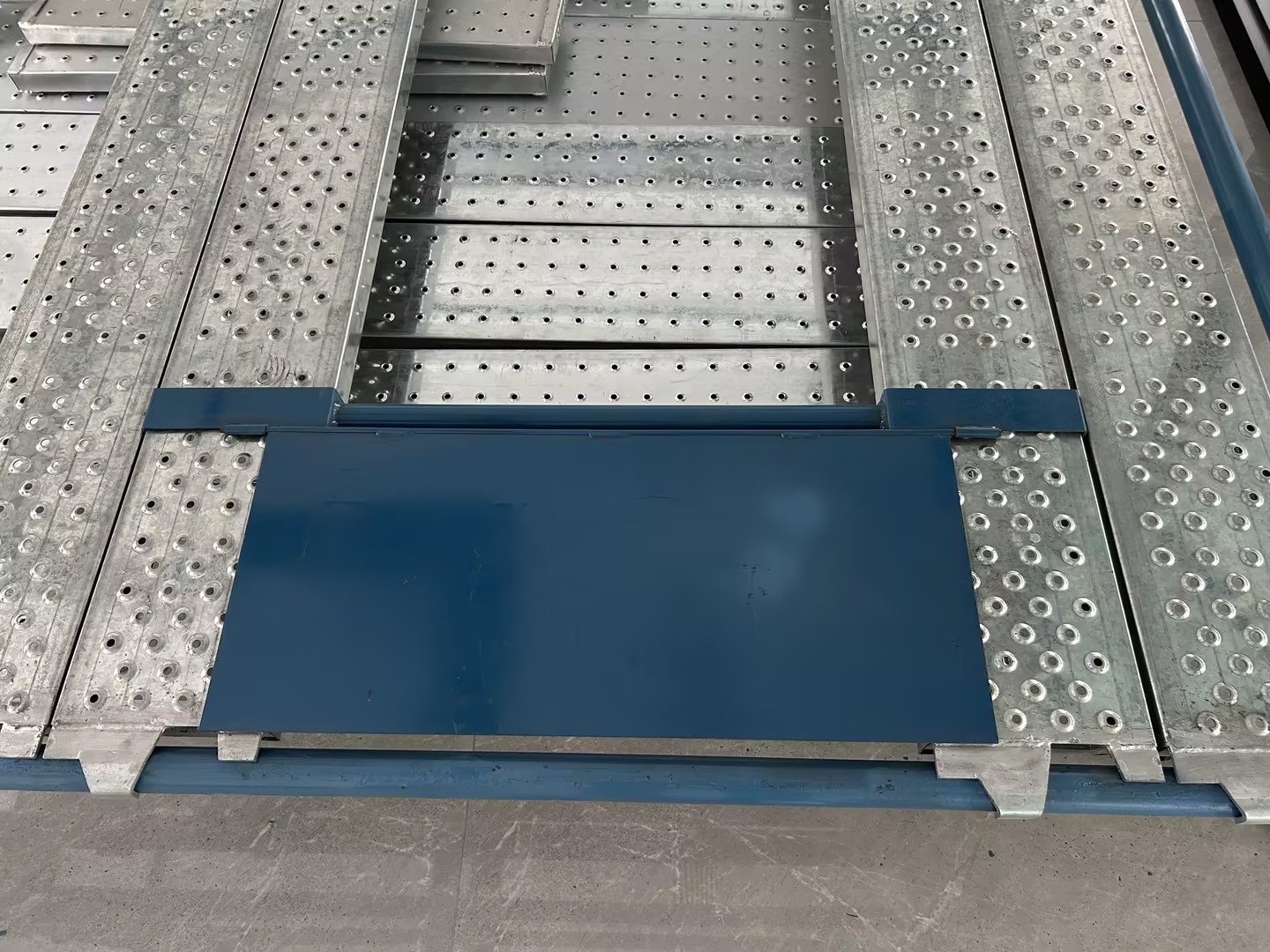 tấm v&aacute;n gi&agrave;n gi&aacute;o