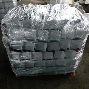 Giắc cắm vít rắn