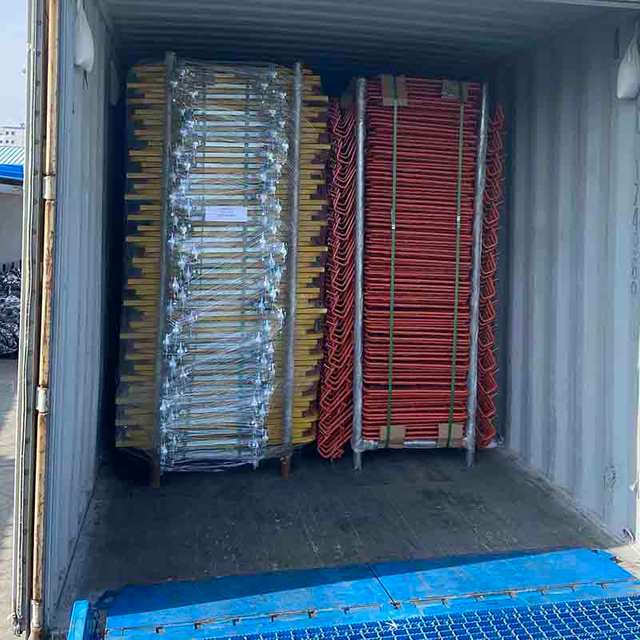 Cổng giàn giáo và tải bẫy