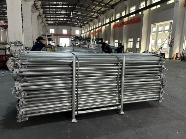 Gi&agrave;n gi&aacute;o đường ch&eacute;o gi&agrave;n gi&aacute;o