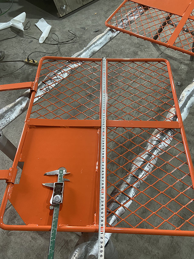 Giàn giáo bẫy cửa 