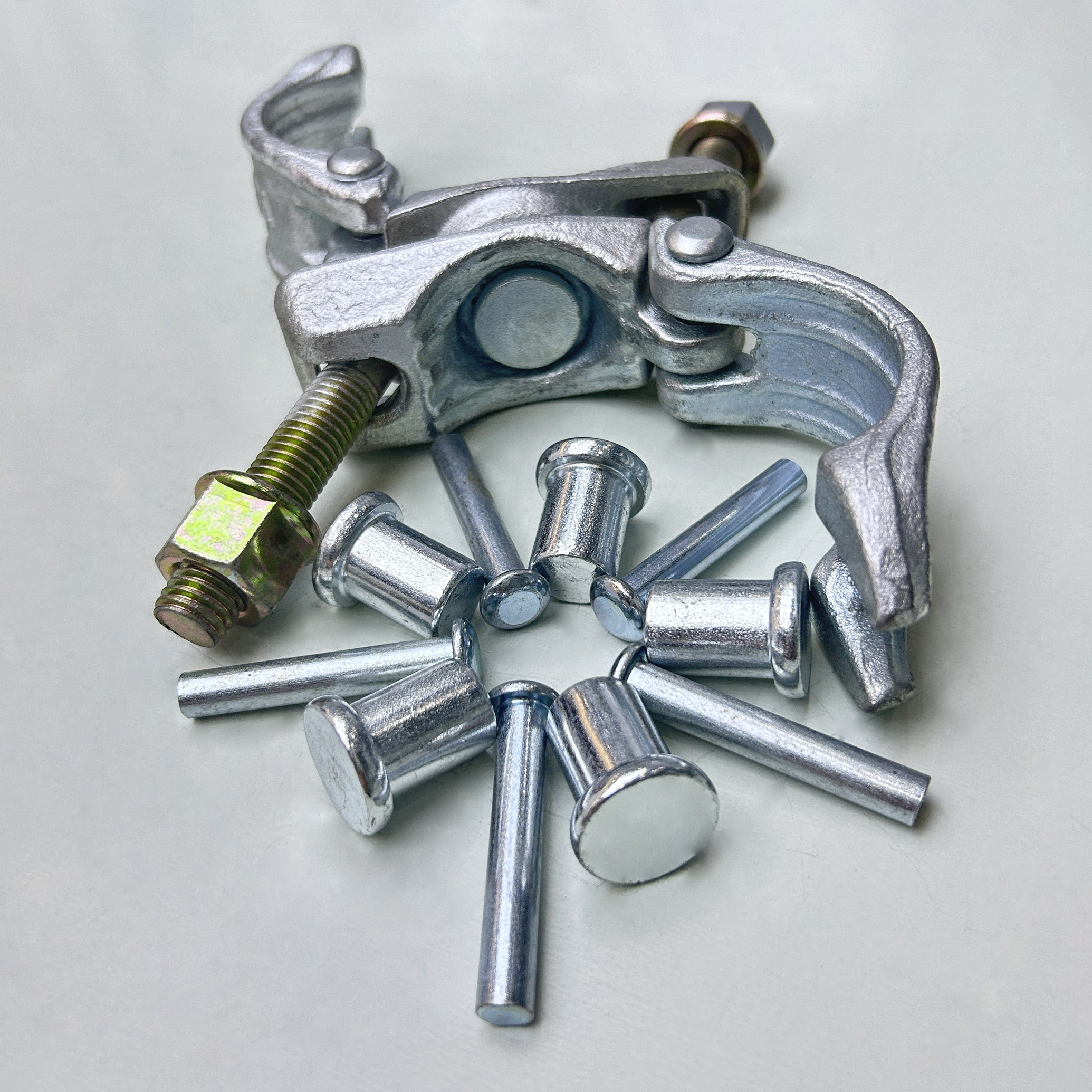 Đinh tán khớp nối giàn giáo Đức