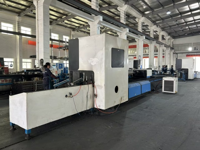 Cắt ống th&eacute;p