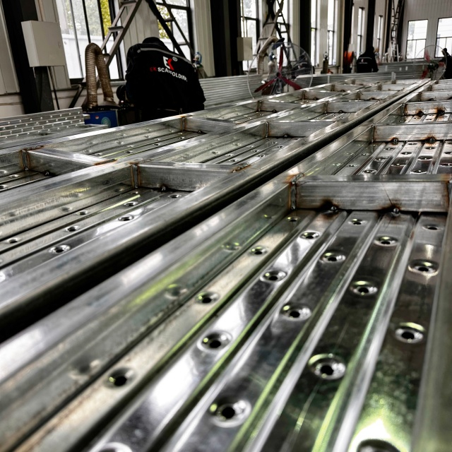 Đ&oacute;ng tấm th&eacute;p