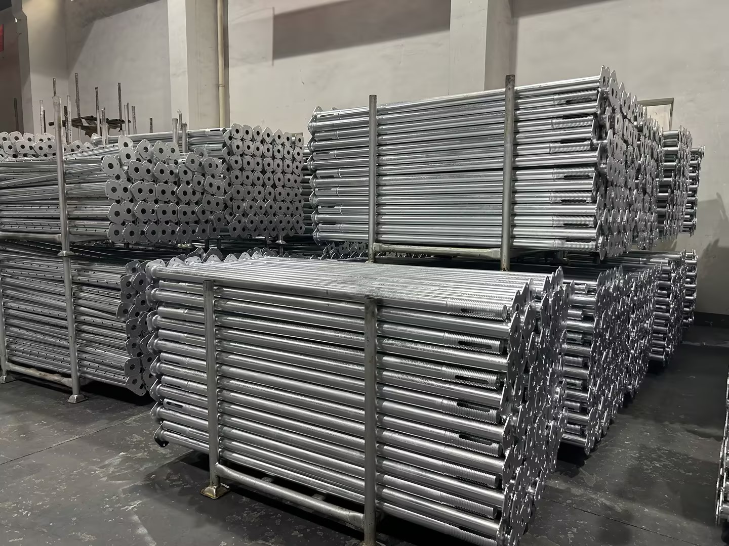 Đạo cụ kim loại