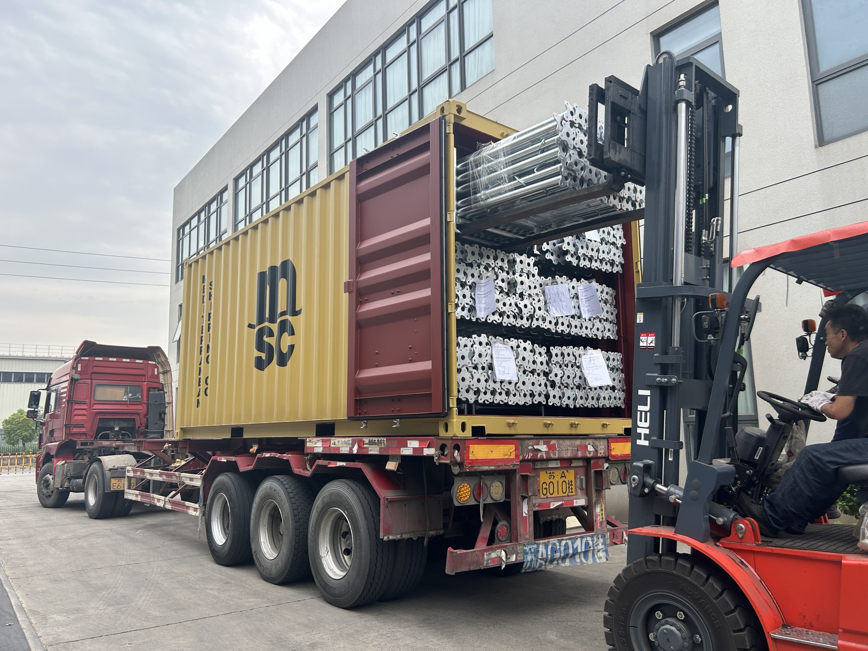 đạo cụ gi&agrave;n 