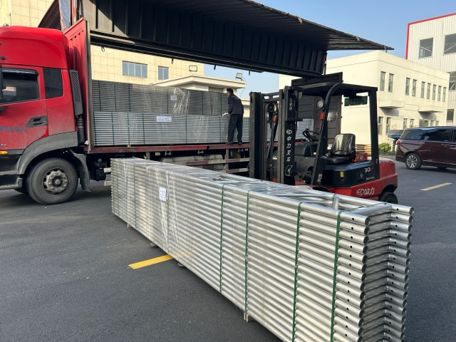 Ch&ugrave;m nh&ocirc;m