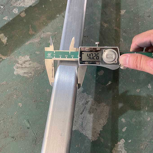 Giàn nhôm transom
