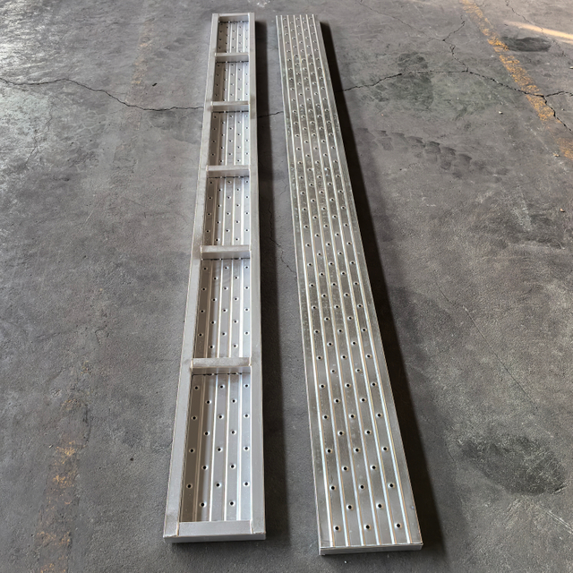 Plank thép đóng 3,0m