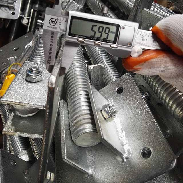 BS1139 Giàn giáo BS1139 Vụ vít xoay Base Jack Nut cho giàn giáo Tháp