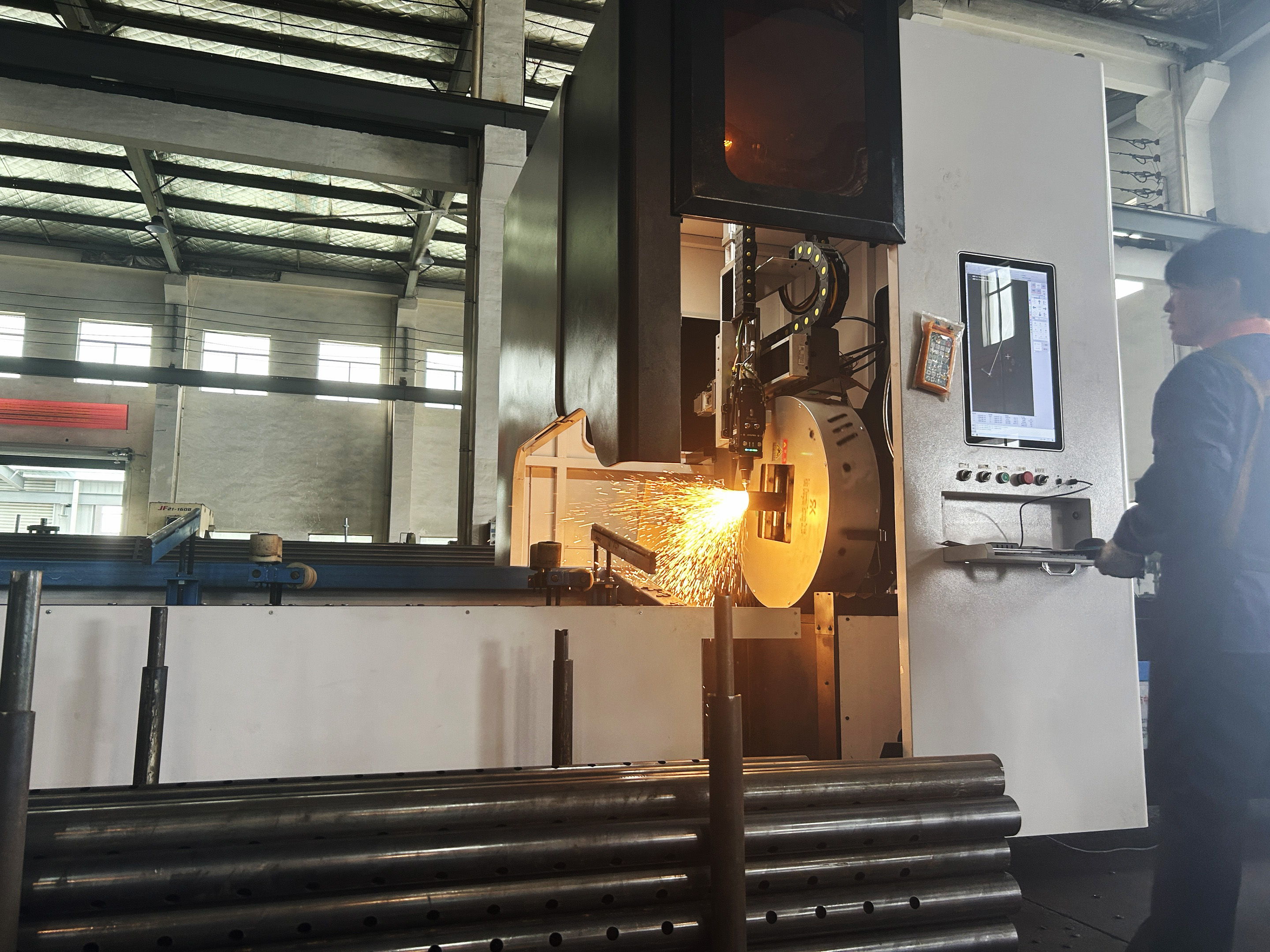 Cắt ống th&eacute;p 