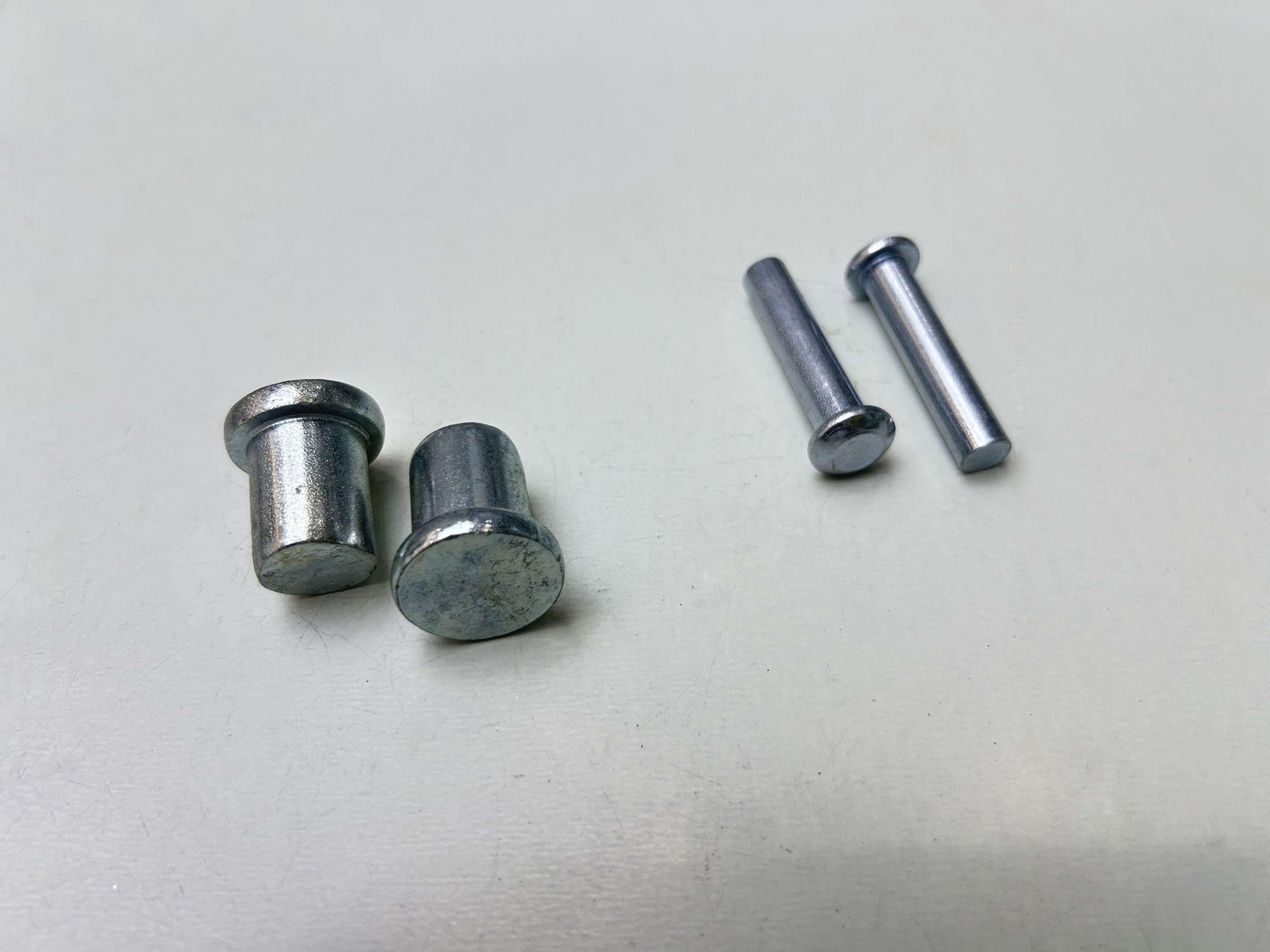 khớp nối gi&agrave;n gi&aacute;o đinh t&aacute;n