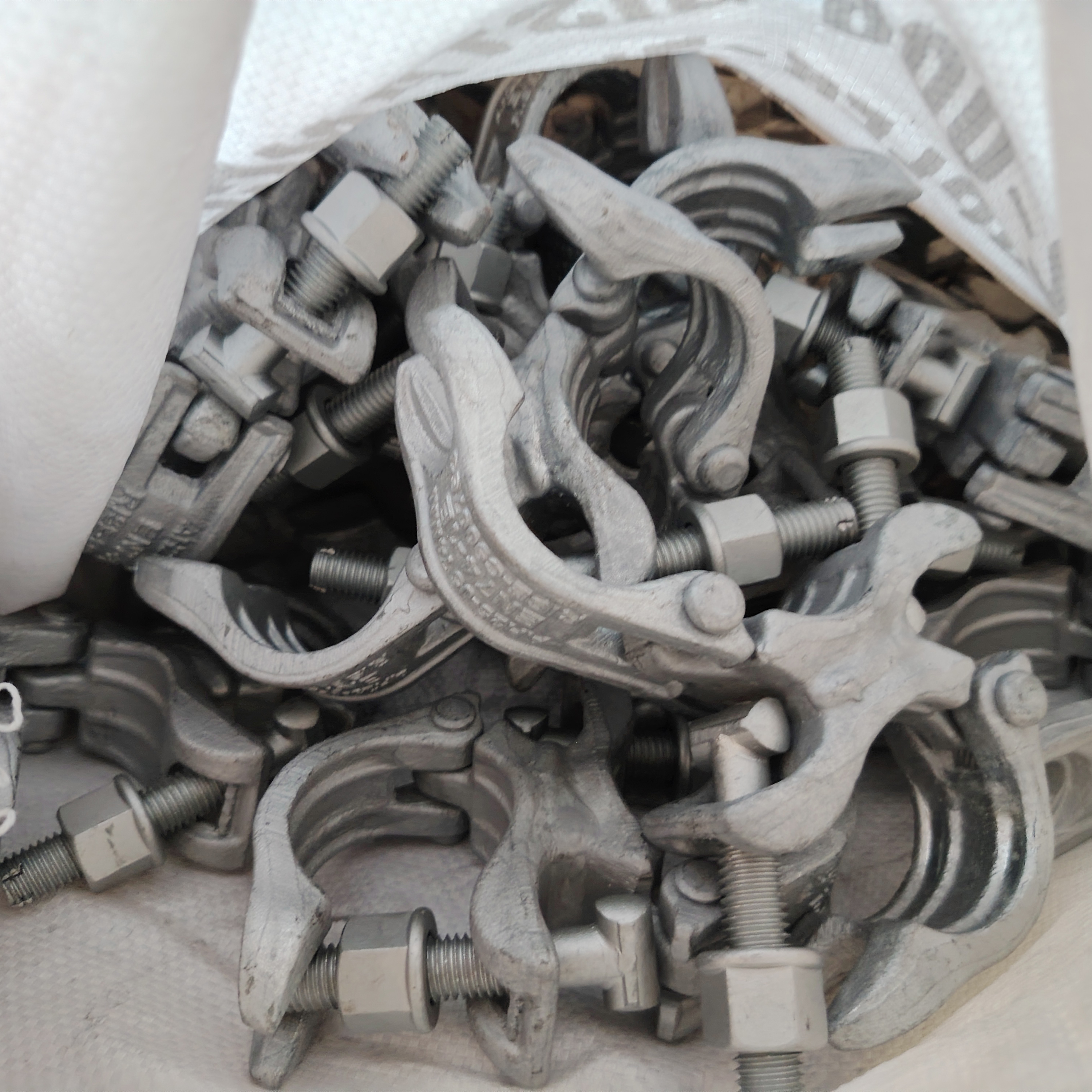 Khớp nối khoảng cách - Kẹp giàn giáo hình đặc biệt 74mm