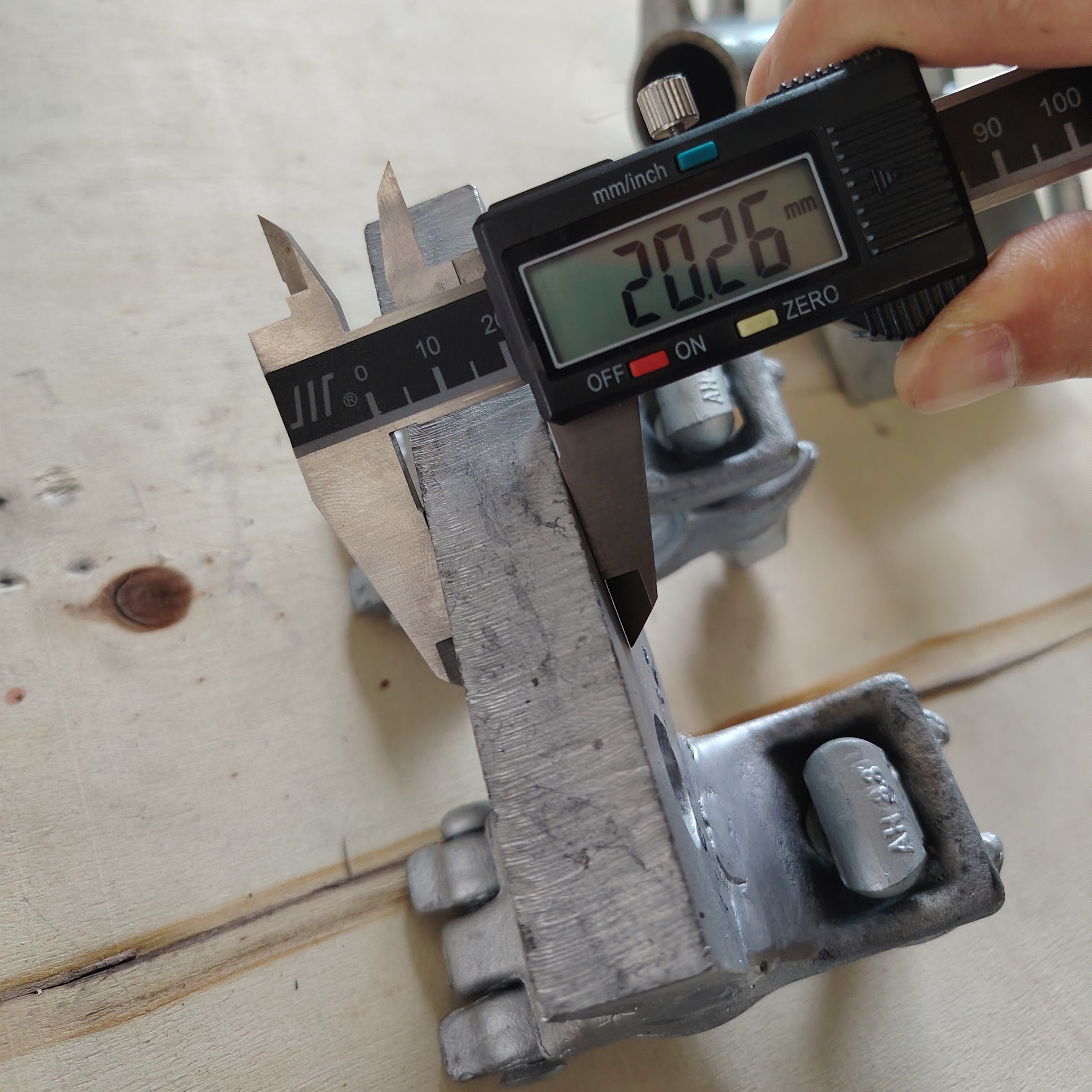 Bespoke Kẹp gi&agrave;n gi&aacute;o h&igrave;nh đặc biệt 