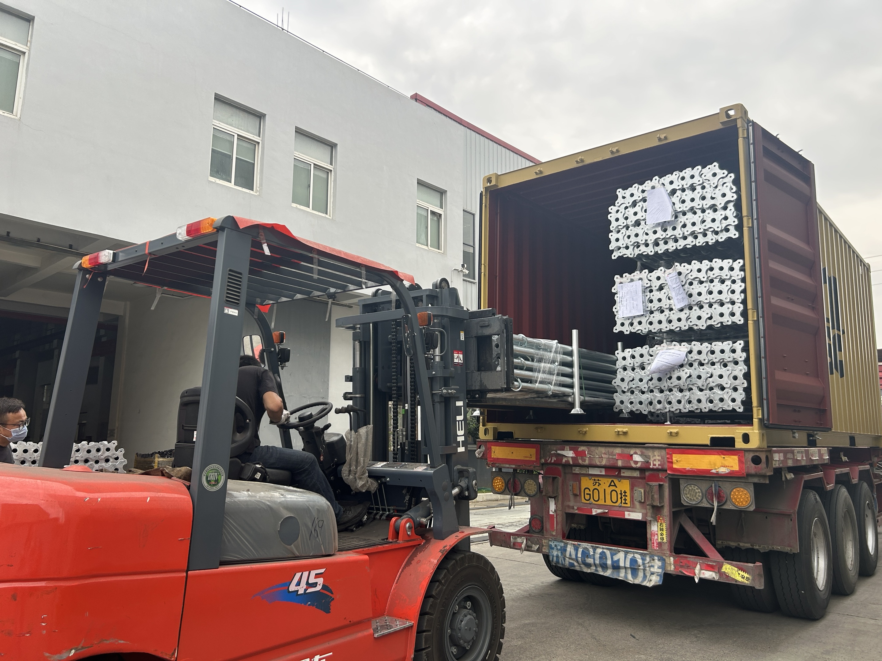 gi&agrave;n gi&aacute;o đạo cụ 