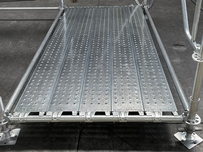 Loại ván giàn giáo nào được sử dụng trong hệ thống giàn giáo?