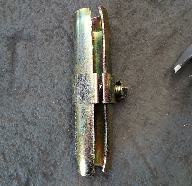Kẹp en74 COUPLER ON