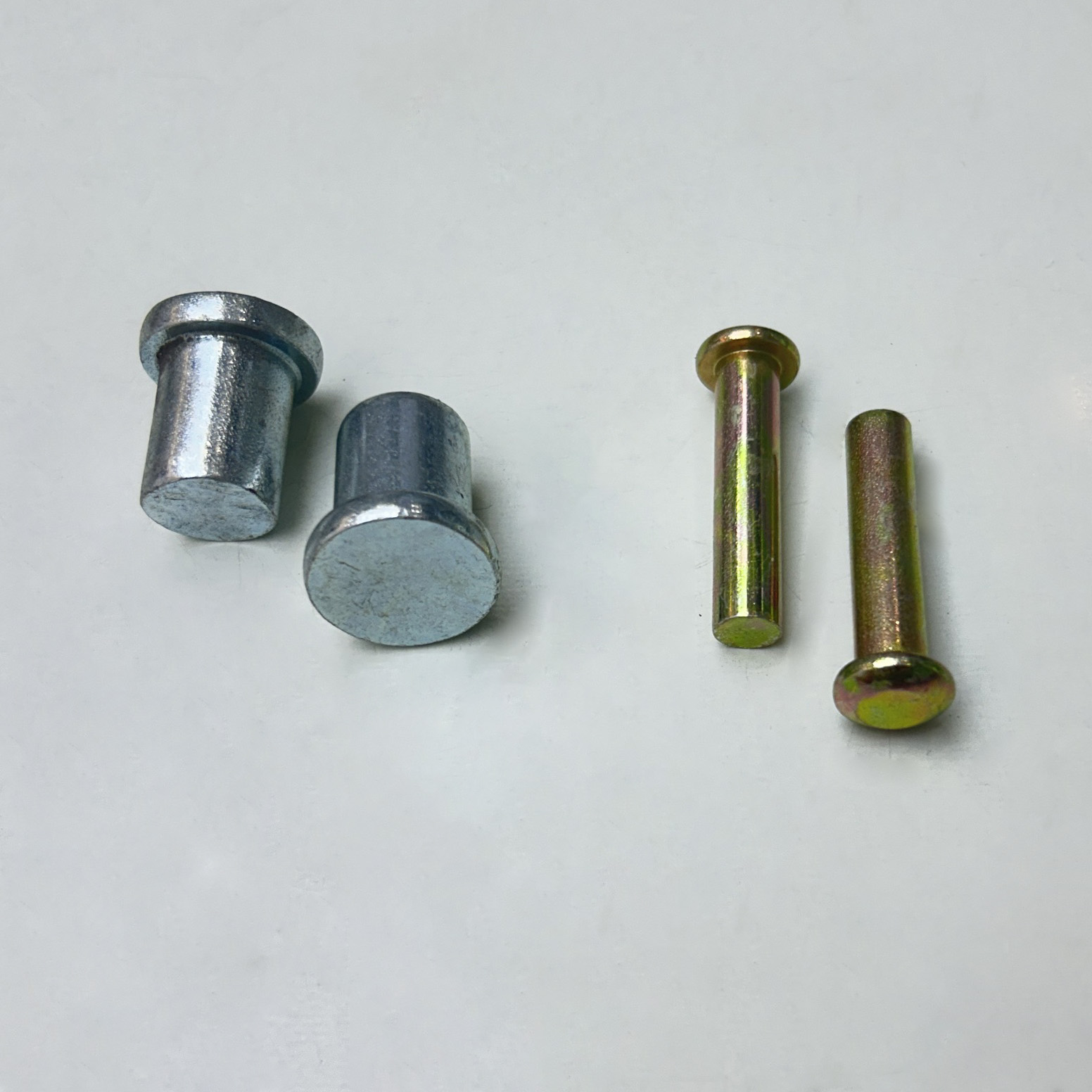 Đinh tán khớp nối giàn giáo ép của Anh