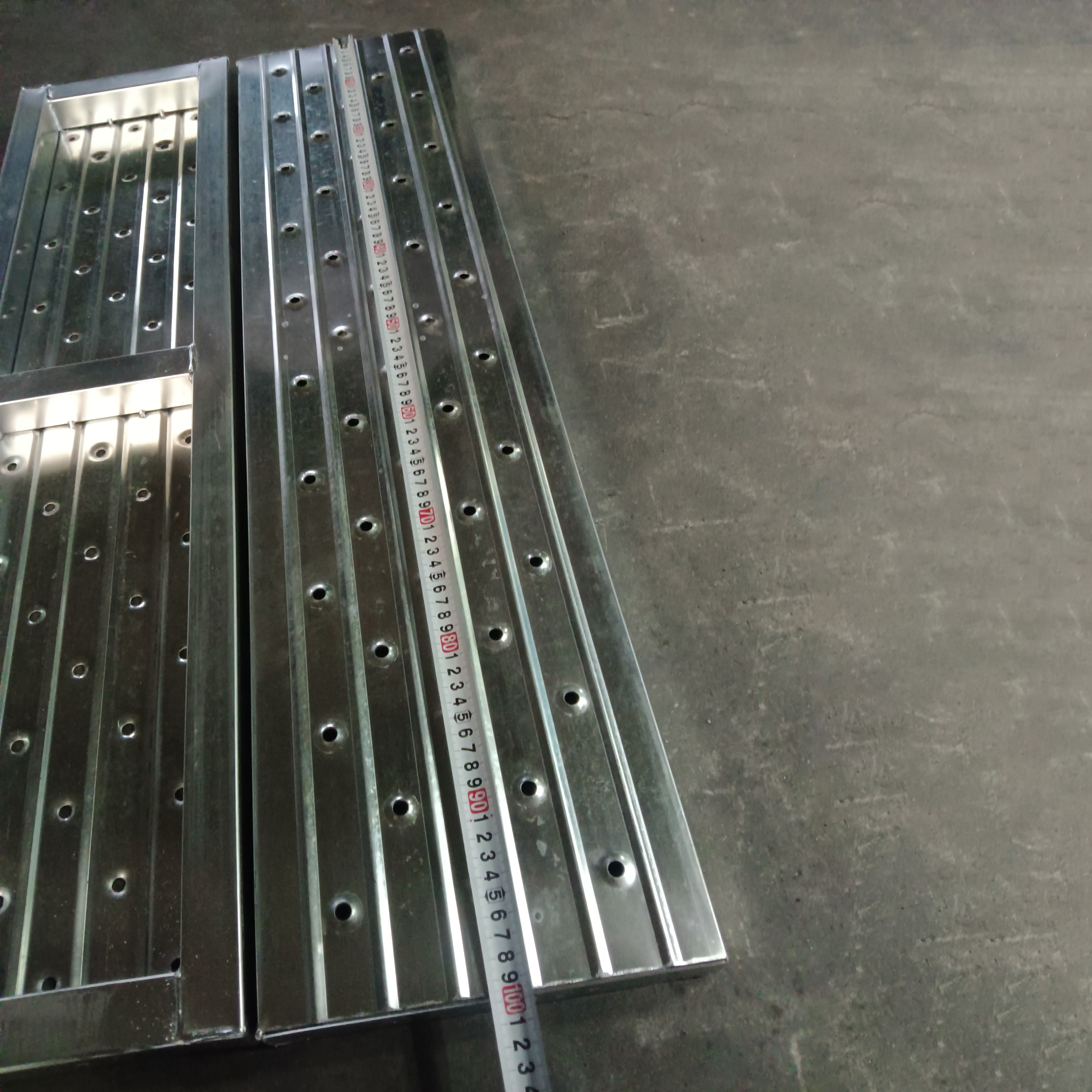Tấm thép đóng 1,0m