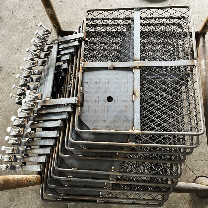 Cửa bẫy giàn giáo