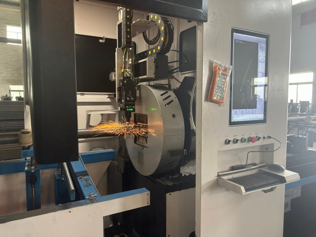 cắt chống đỡ bằng thép