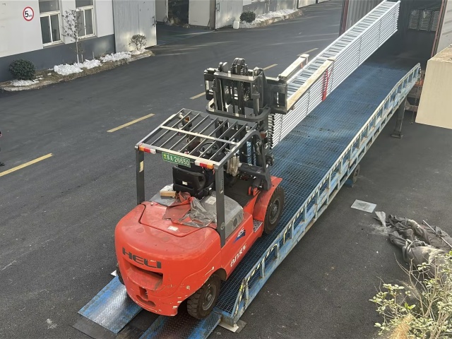 Dầm thang th&eacute;p Dầm 