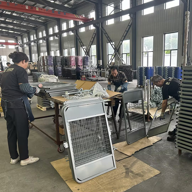 Lắp r&aacute;p cổng gi&agrave;n gi&aacute;o